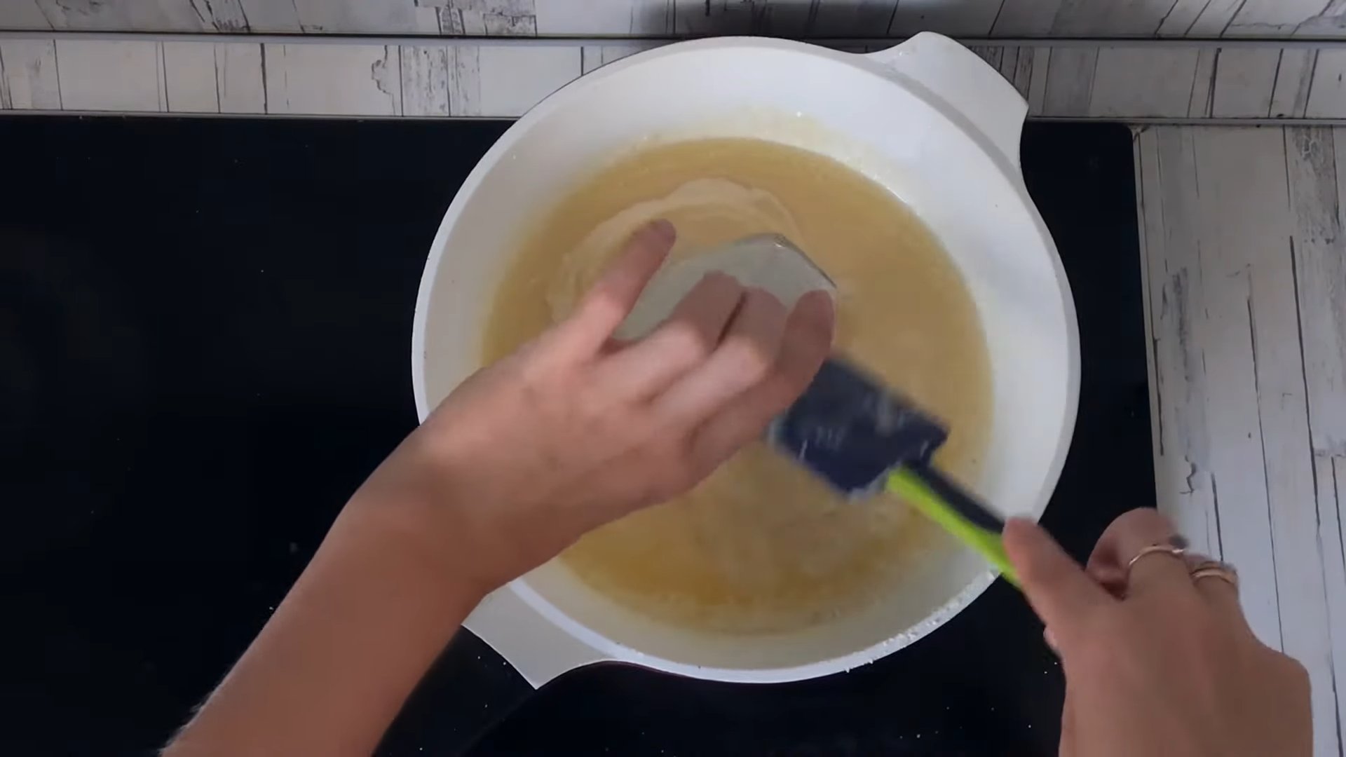 Рецепт - Карамелизированная груша на сковороде - Шаг 3