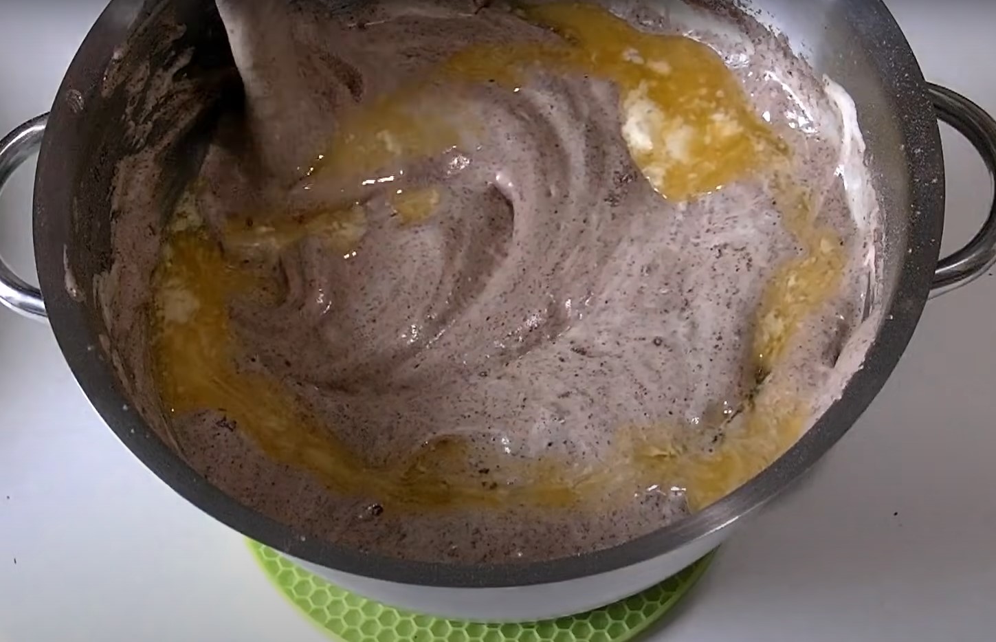 Рецепт - Шоколадный масляный бисквит для торта - Шаг 8