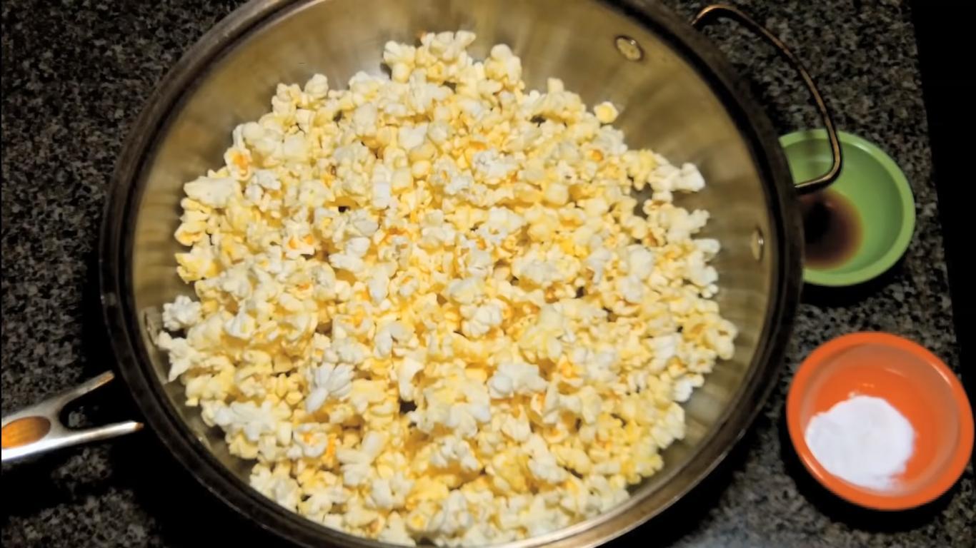 Рецепт - Попкорн в карамели с кукурузным сиропом - Шаг 7