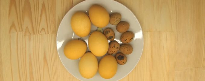 Как покрасить яйца куркумой классический рецепт - фото