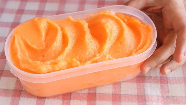 Рецепт апельсинового сорбета в мороженице - шаг 5