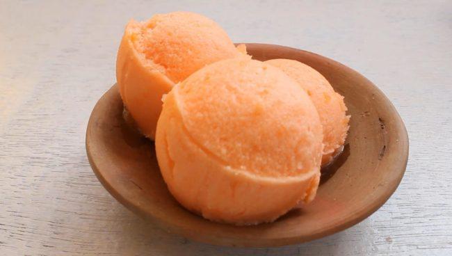 Рецепт апельсинового сорбета в мороженице - шаг 6