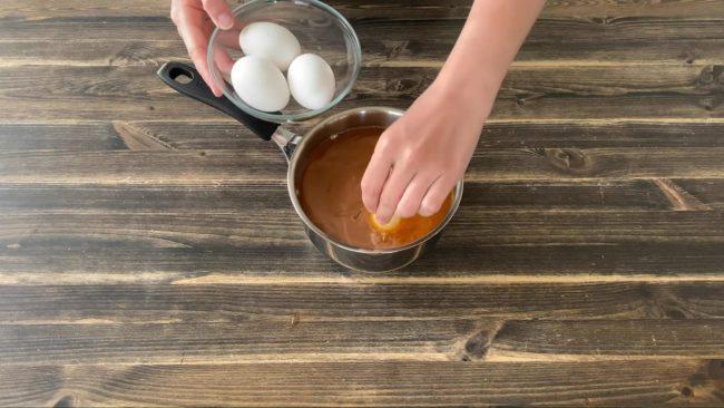 Рецепт окрашивания пасхальных яиц куркумой и паприкой - шаг 4