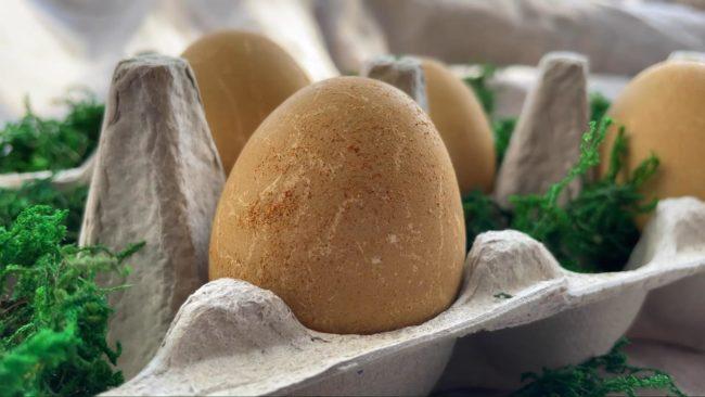 Рецепт окрашивания пасхальных яиц куркумой и паприкой - шаг 6