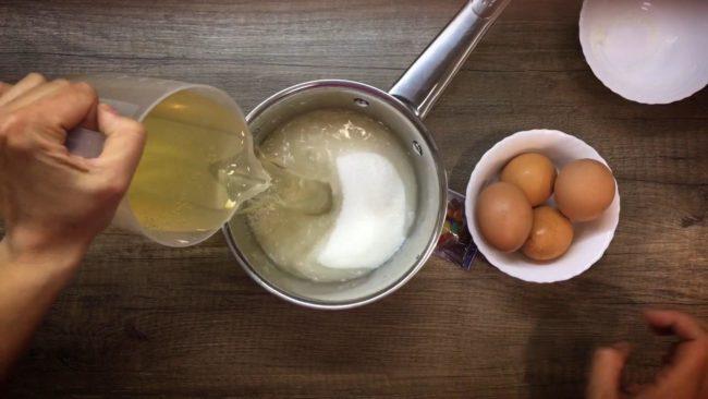 Способ создания изумрудных пасхальных яиц с помощью зеленки - шаг 2