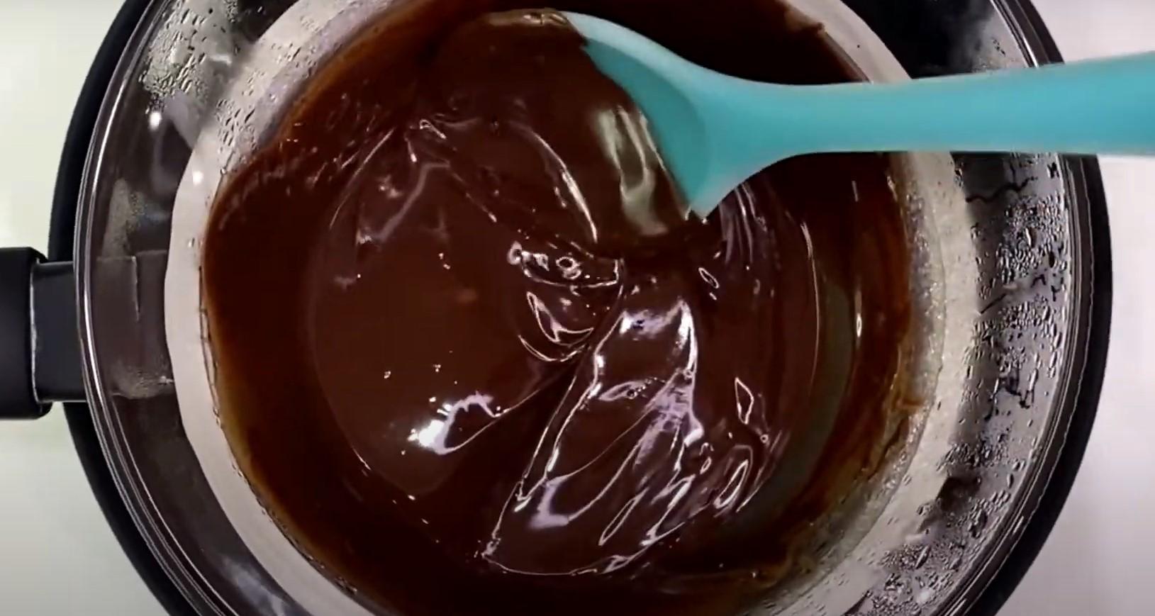 Рецепт - Маффины с жидким шоколадом внутри - Шаг 6