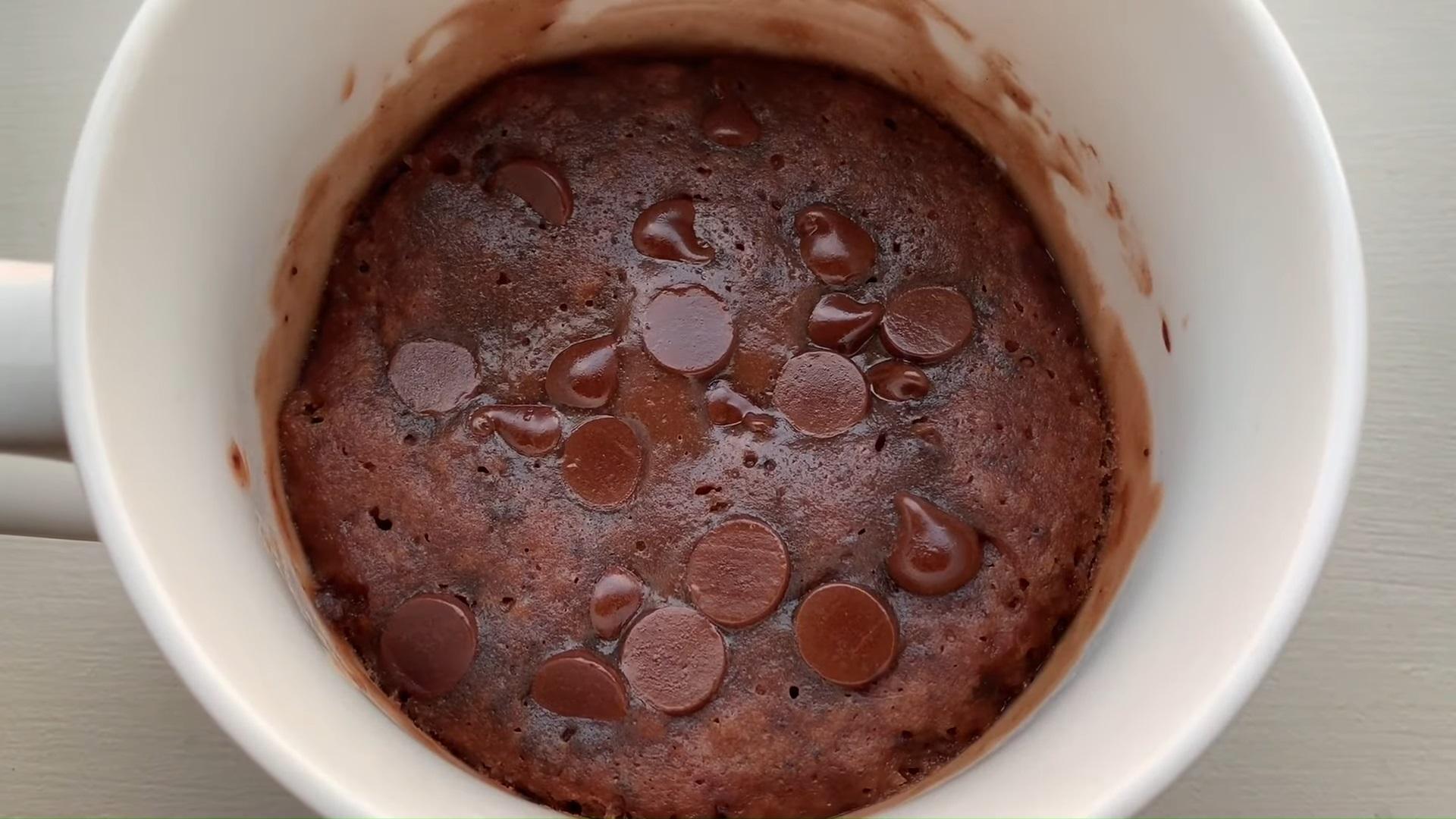 Рецепт - Шоколадный кекс в кружке без разрыхлителя - Шаг 4