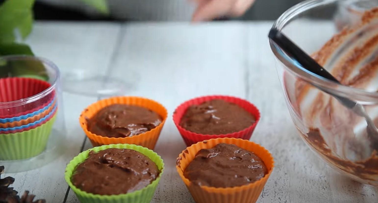 Рецепт - Шоколадный кекс в микроволновке без молока - Шаг 5