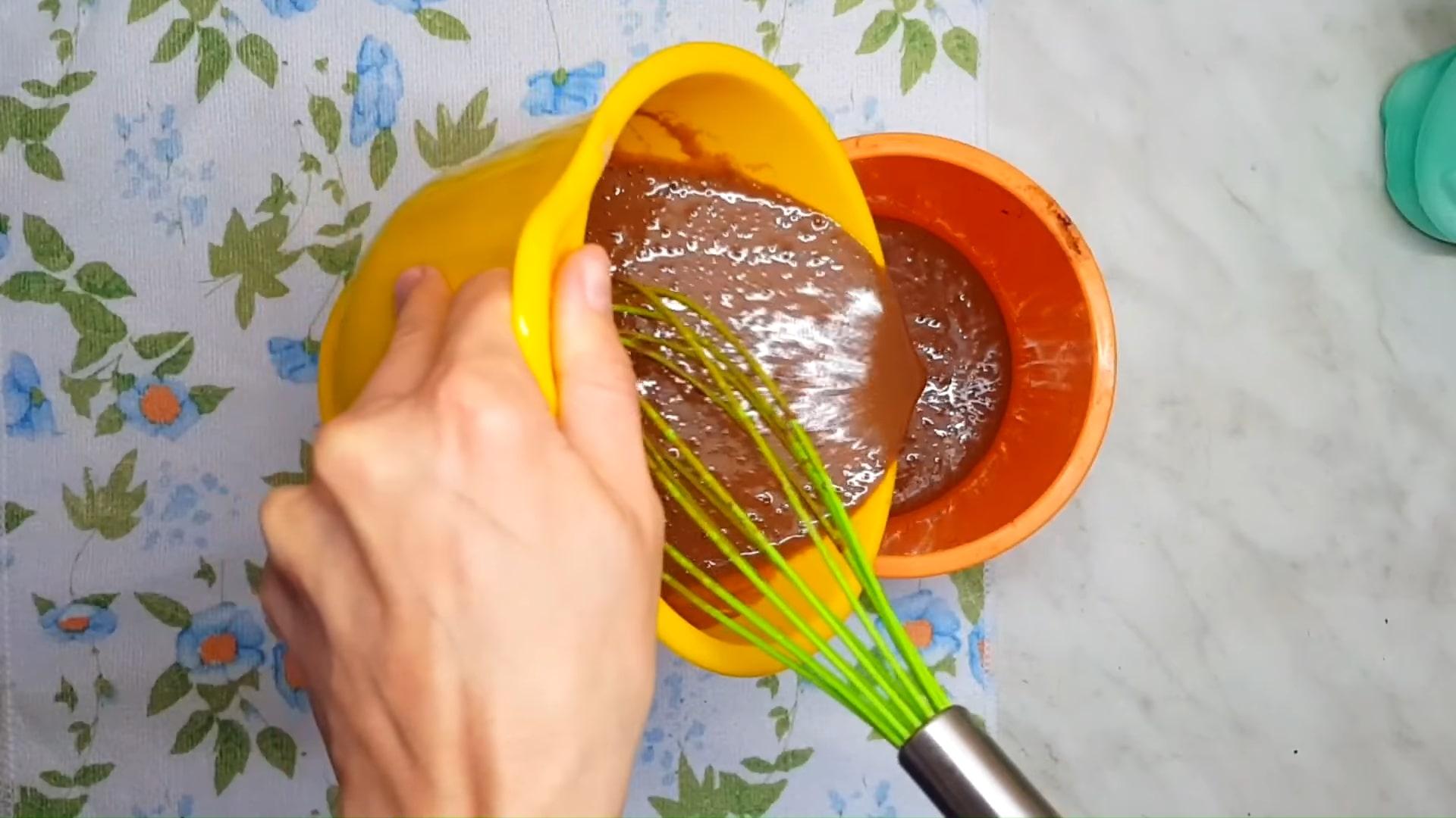 Рецепт - Шоколадный торт на кефире в микроволновке - Шаг 4