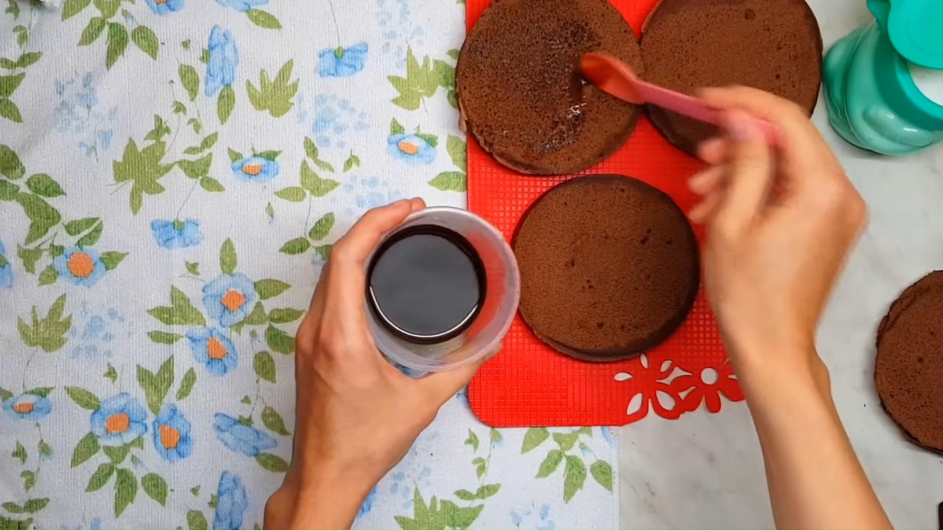 Рецепт - Шоколадный торт на кефире в микроволновке - Шаг 7