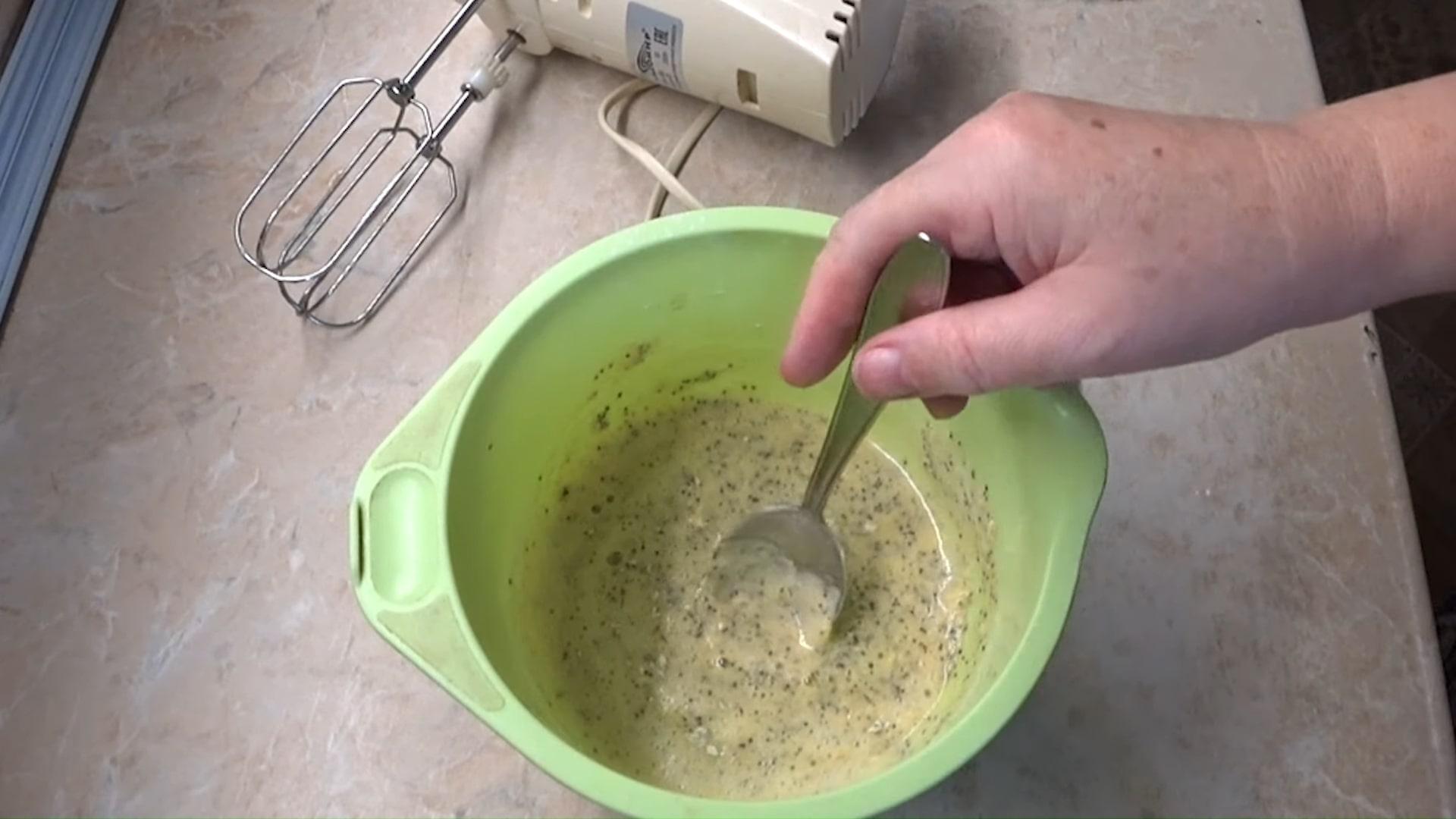 Рецепт - Творожные кексы с маком за 5 минут в микроволновке - Шаг 3