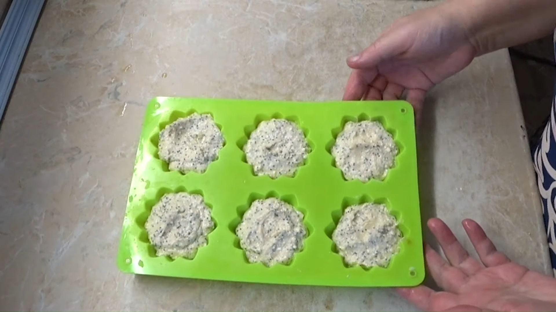 Рецепт - Творожные кексы с маком за 5 минут в микроволновке - Шаг 5