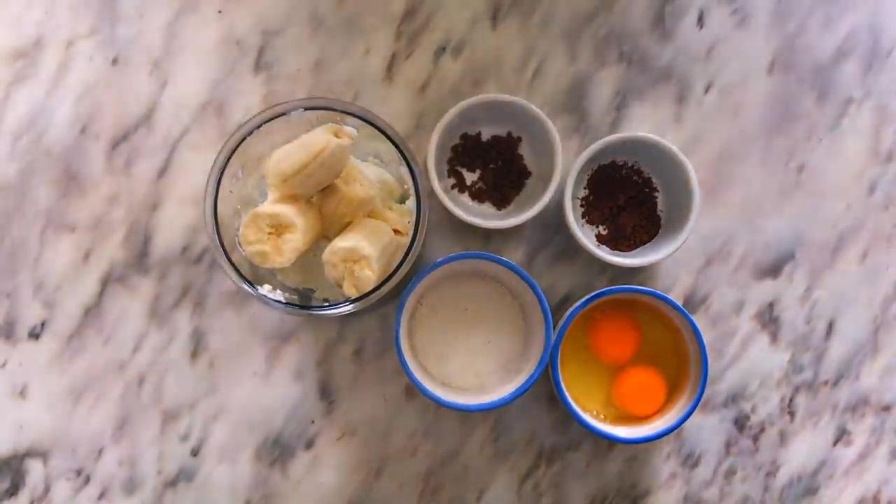 Рецепт - Банановый кекс за 5 минут без разрыхлителя - Шаг 1
