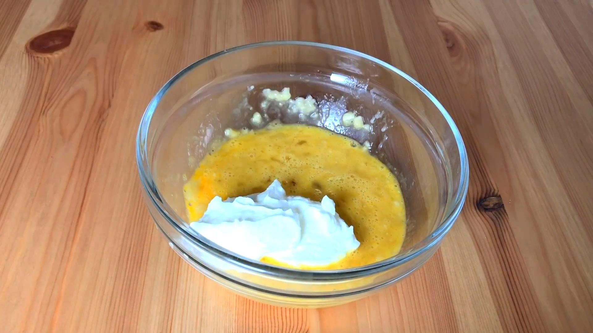 Рецепт - Готовим в микроволновке: кекс в кружке с бананом без молока - Шаг 4