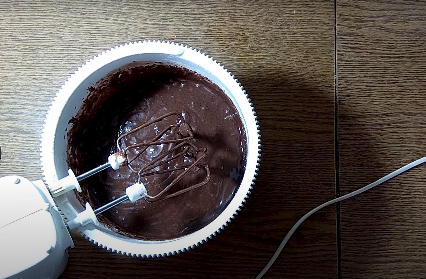 Рецепт - Влажные шоколадные маффины в силиконовых формочках - Шаг 5