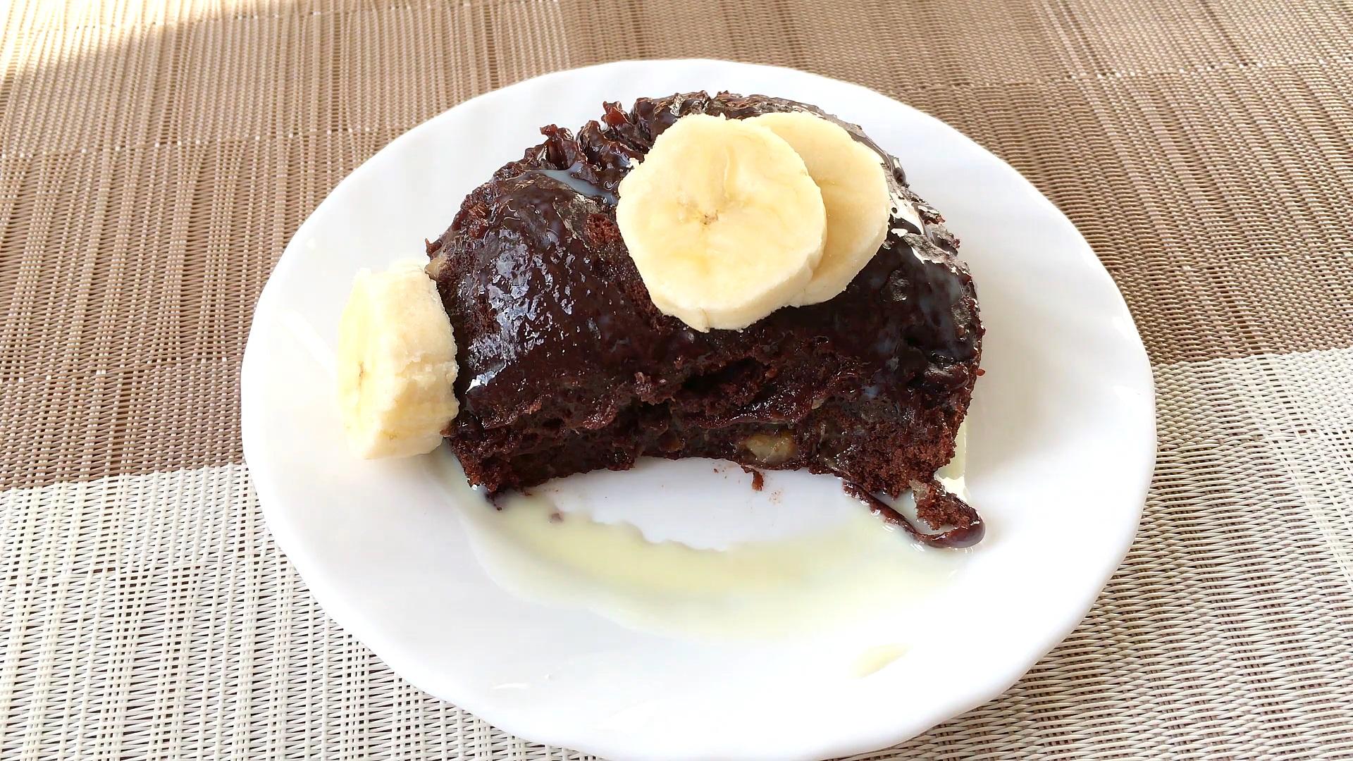 Рецепт - Шоколадный кекс с бананом в микроволновке в кружке - Шаг 4