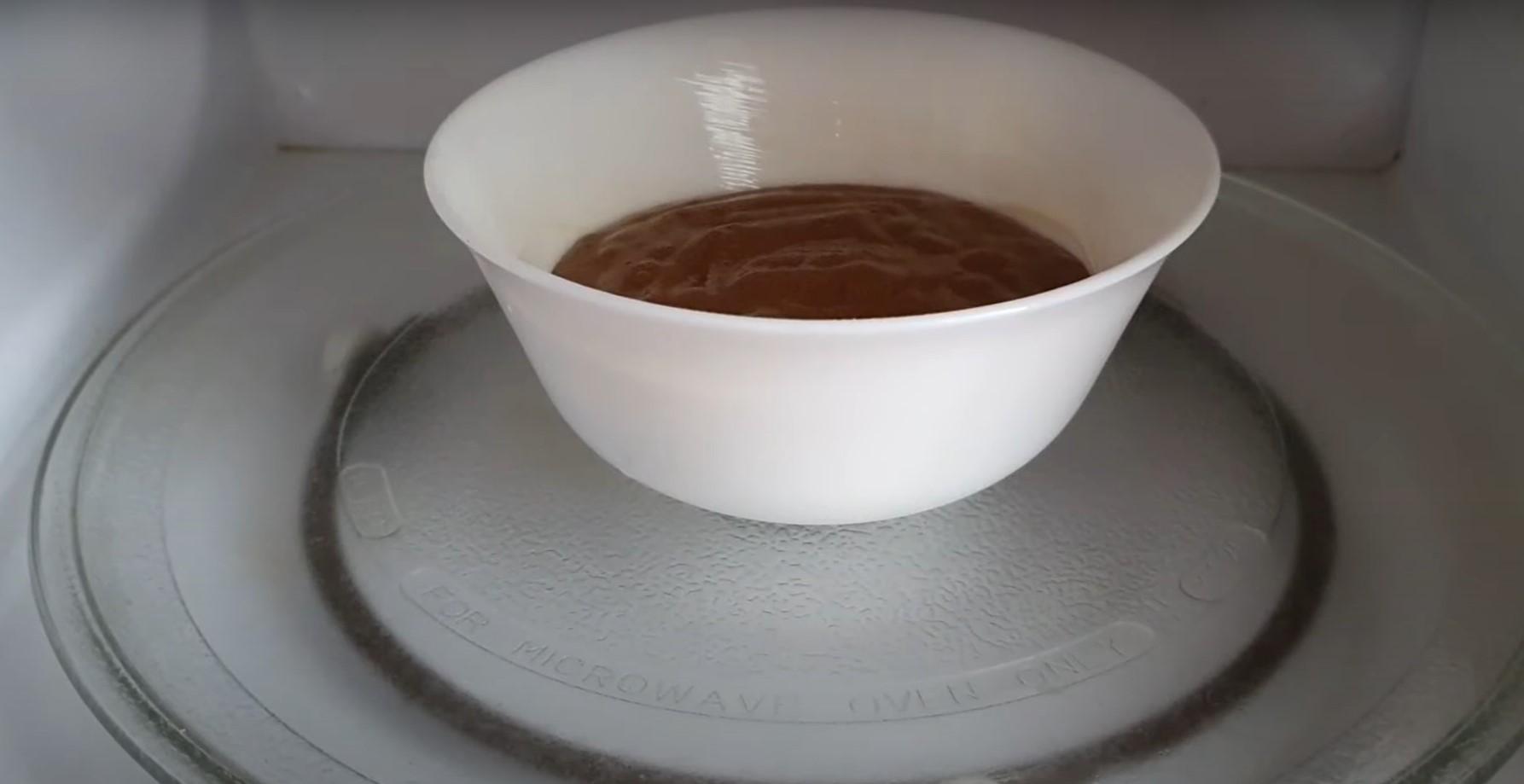 Рецепт - Шоколадно-банановый кекс в микроволновке без муки и без сахара - Шаг 4
