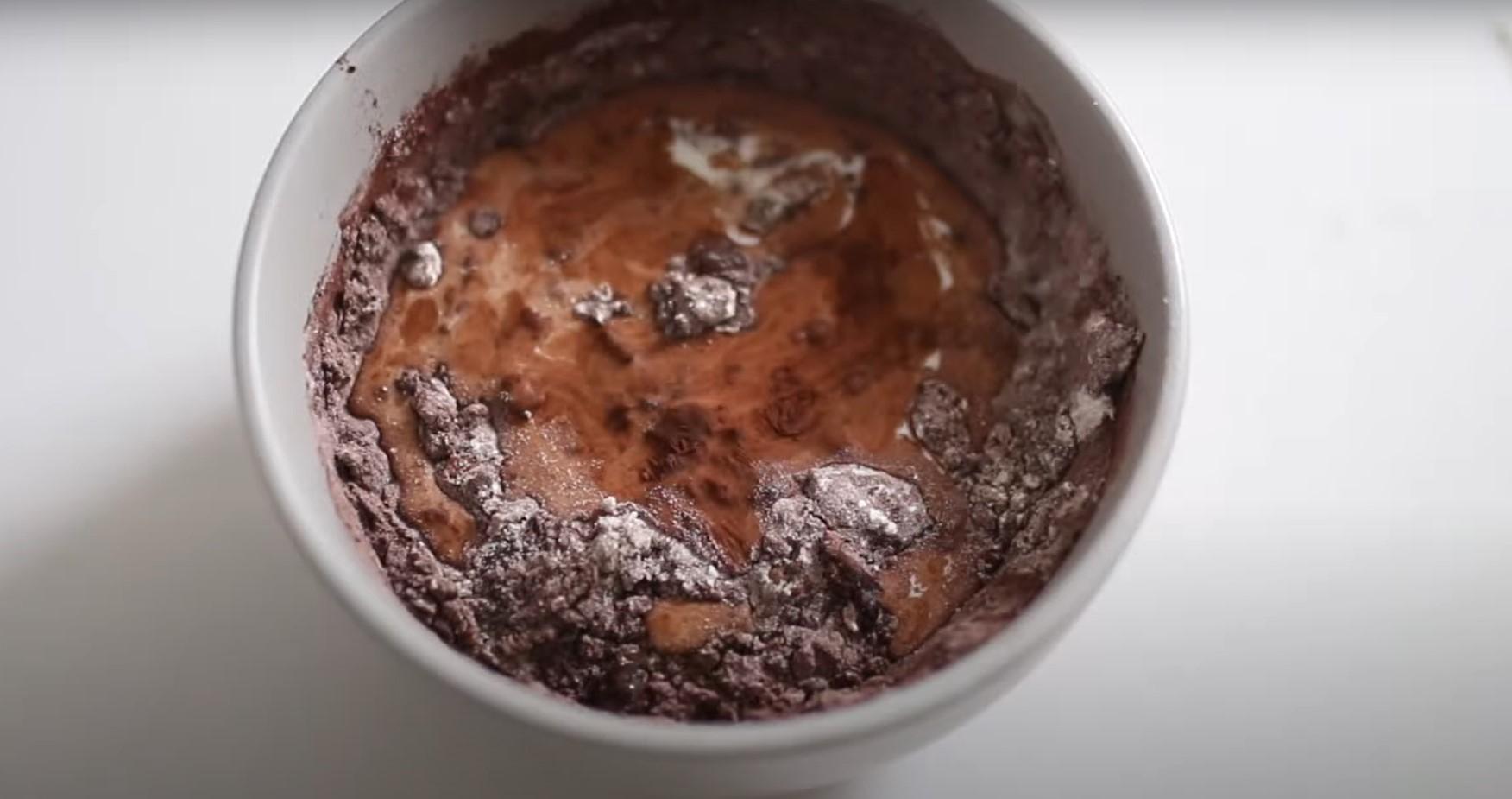 Рецепт - Шоколадный десерт в кружке в духовке или микроволновке - Шаг 7