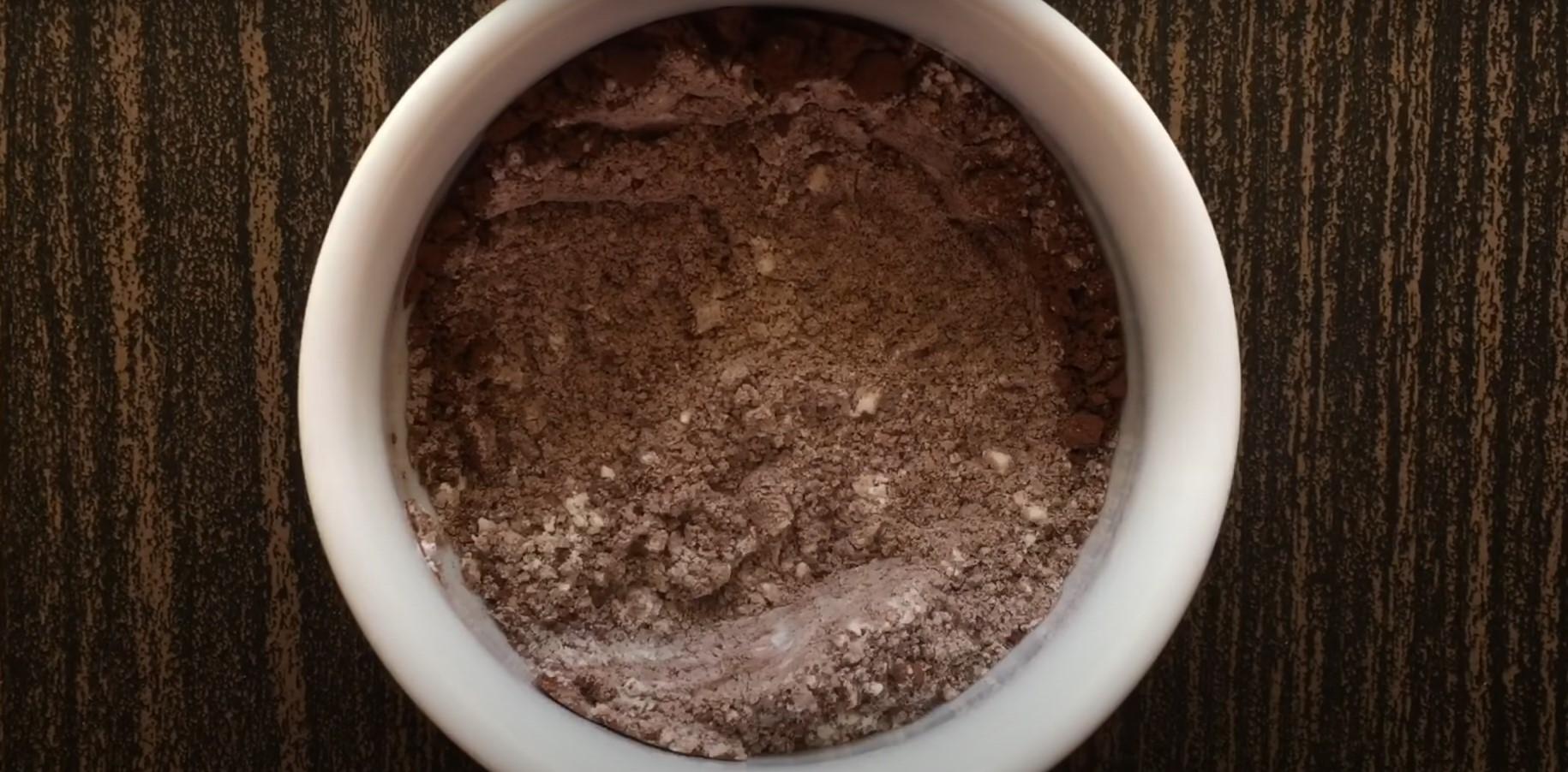 Рецепт - Самый простой и быстрый рецепт кекса в кружке с какао - Шаг 4