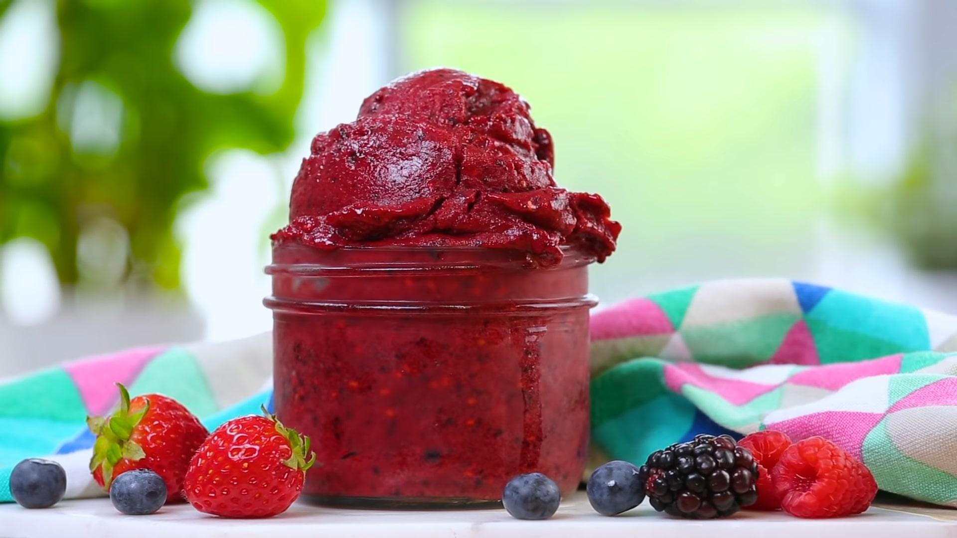 Рецепт - Как приготовить сорбет из замороженных ягод - Шаг 5