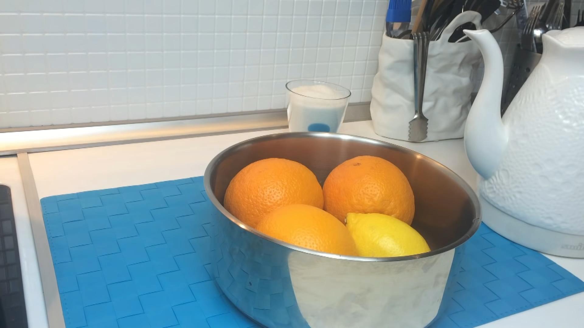 Домашний лимонад из апельсинов и лимона - шаг 1