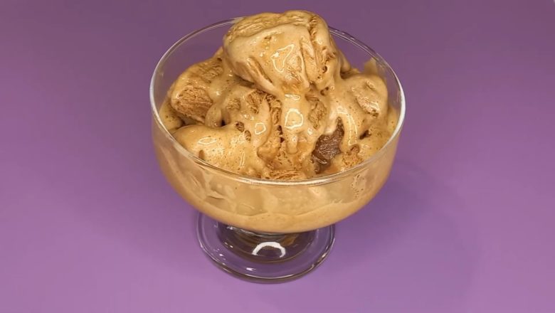 Домашнее мороженое из сметаны и какао - фото