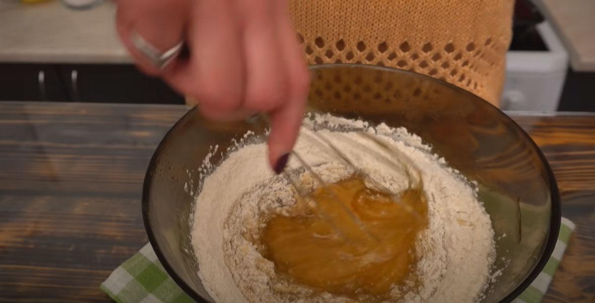 Торт медовик без раскатки - пошаговый рецепт - шаг 6