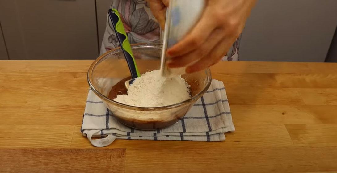 Пошаговый рецепт приготовления печенья "Брауни" - шаг 7