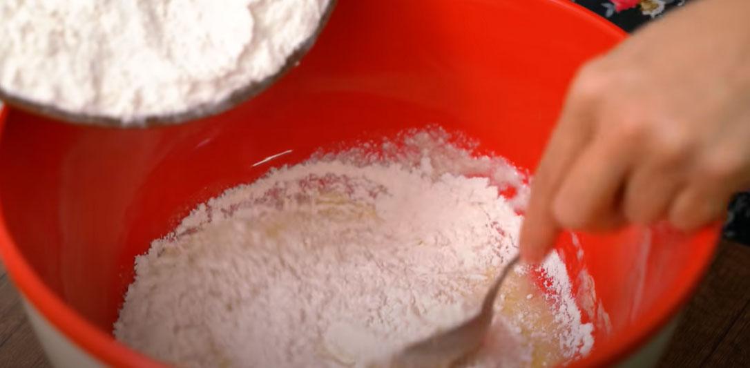 Пошаговый рецепт приготовления сахарного пирога со сливками - шаг 5
