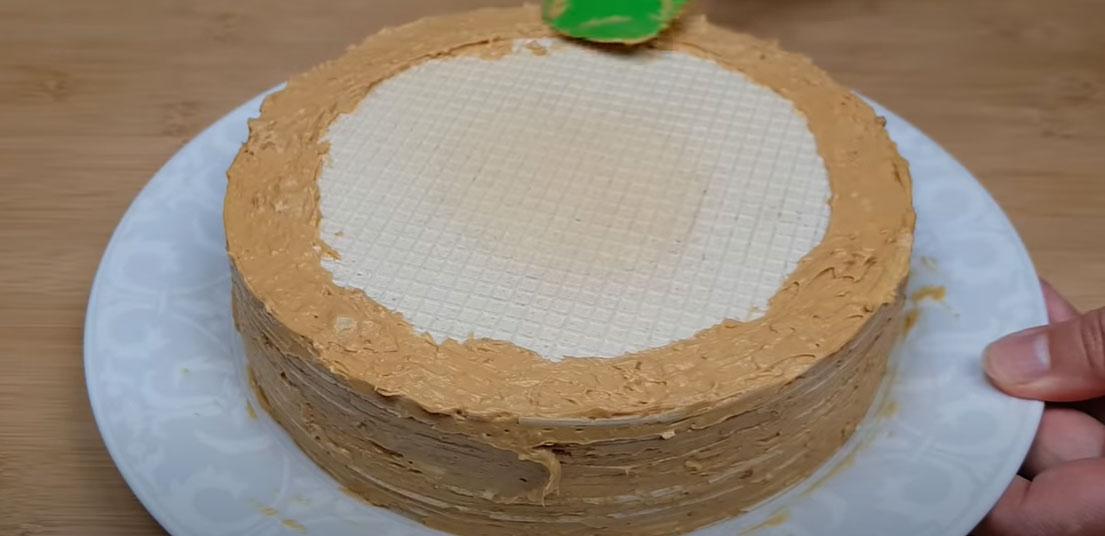 Пошаговый рецепт торта из вафельных коржей - шаг 9