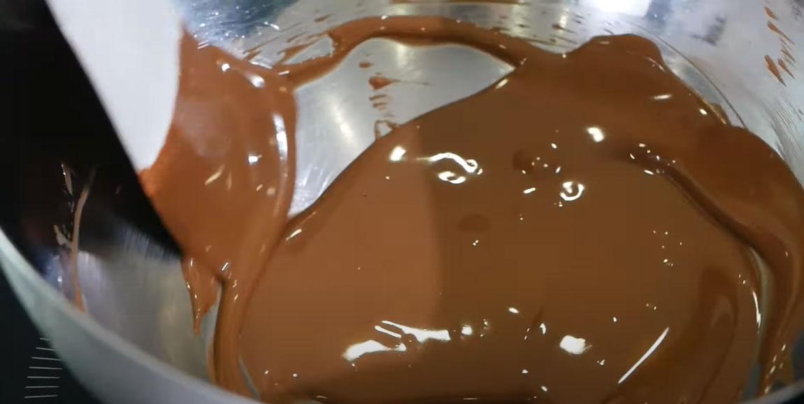 Пошаговая инструкция как растопить шоколад на водяной бане - шаг 3