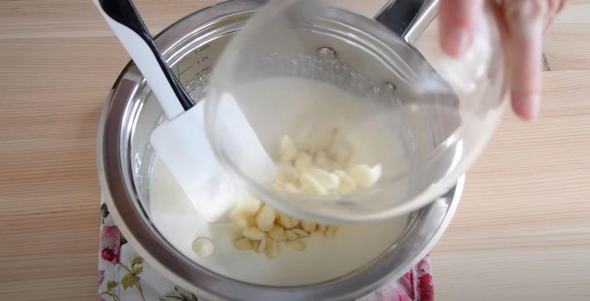 Пошаговый рецепт кокосового крема  на белом шоколаде - шаг 3